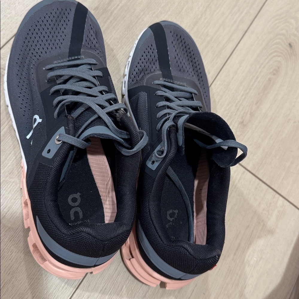 On Running Women's Gray and Pink Athletic Shoes - Picture 3 of 7
